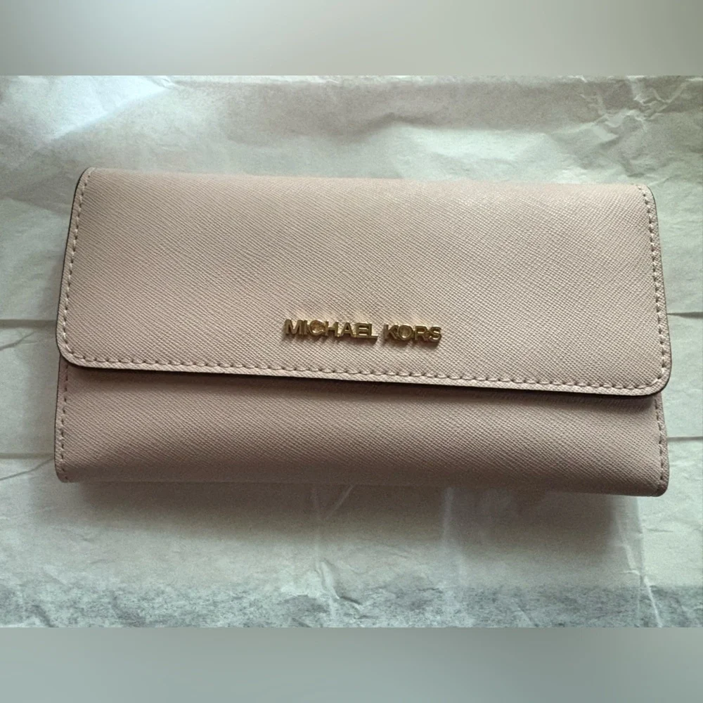 Michael Kors Blush Pink Wallet trifold - Picture 4 of 5